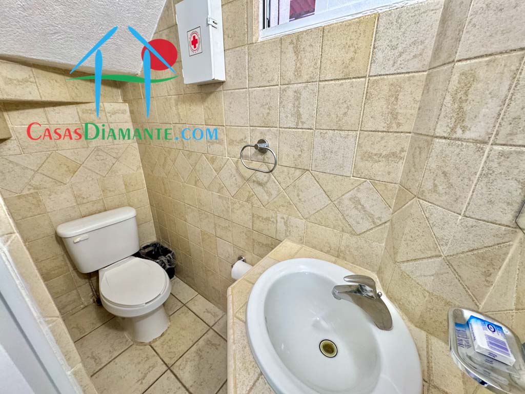 Joyas Diamante Plus Cluster 7 Villa 121 - Baño de visitas 1